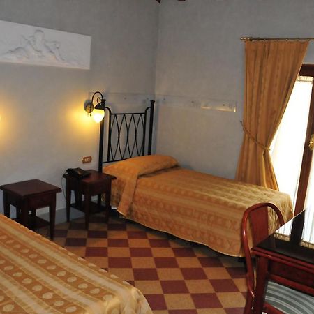 פירנצה Hotel Della Robbia מראה חיצוני תמונה