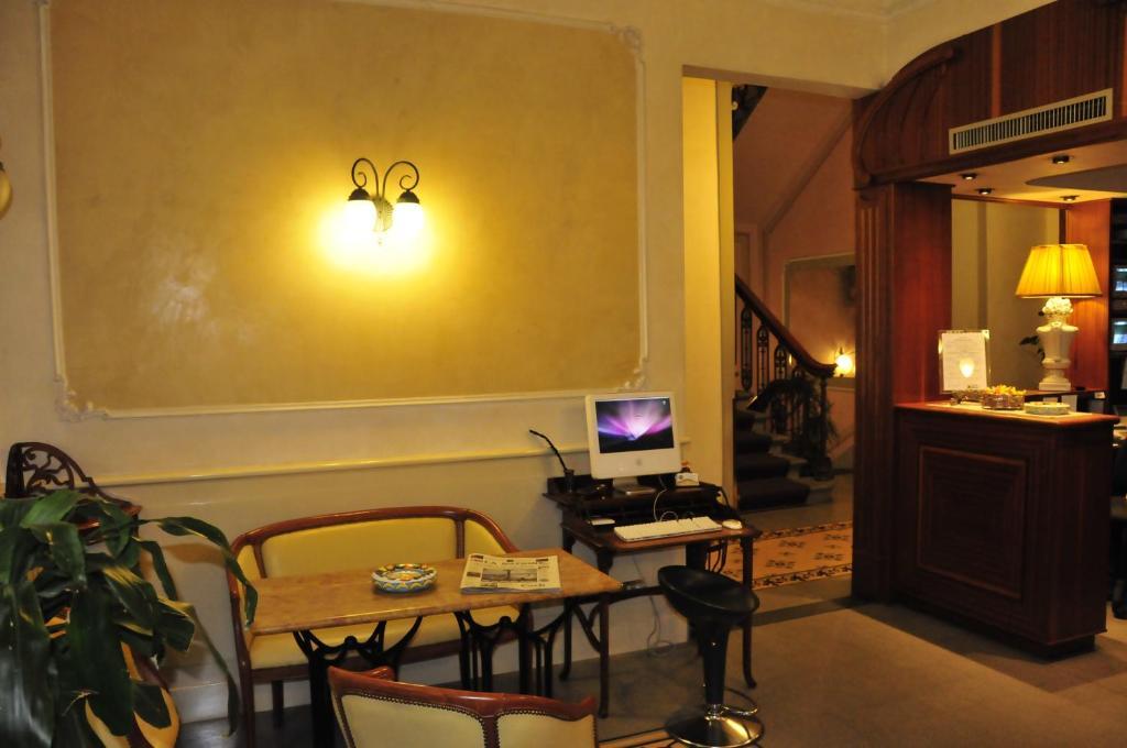 פירנצה Hotel Della Robbia מראה חיצוני תמונה