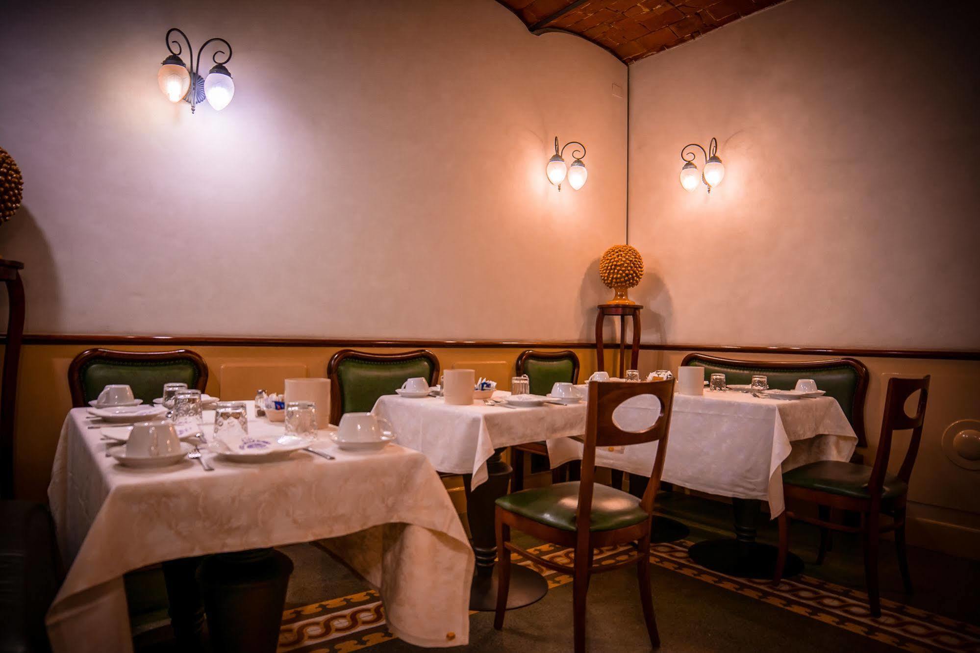 פירנצה Hotel Della Robbia מראה חיצוני תמונה