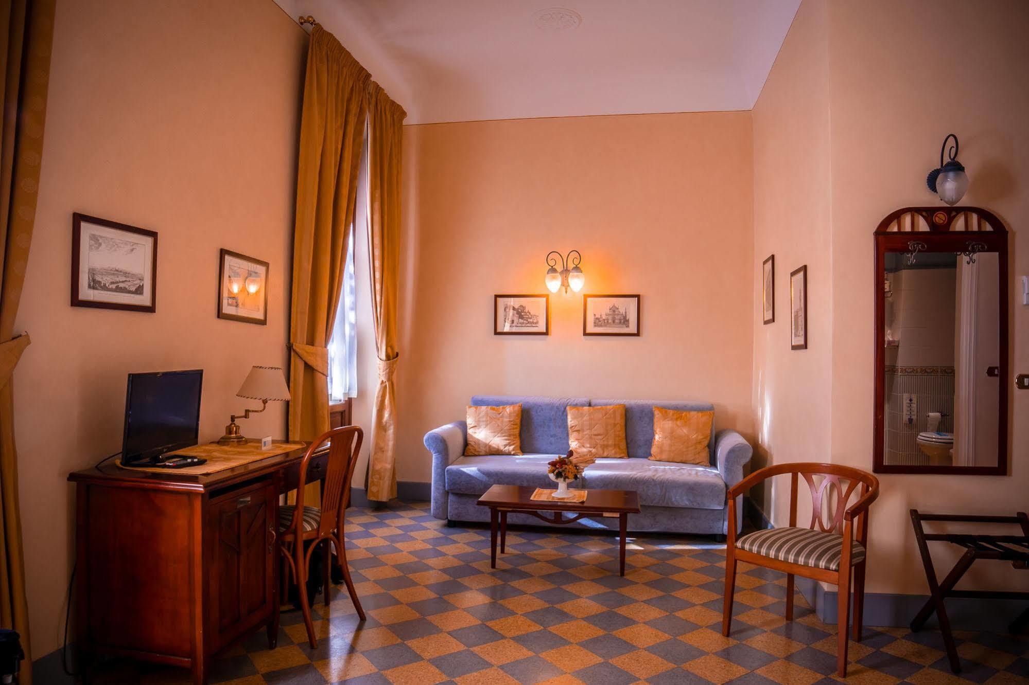 פירנצה Hotel Della Robbia מראה חיצוני תמונה